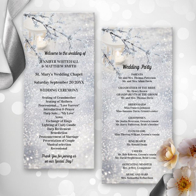 Programa Casamento no inverno de Lanterna de Neve Espumante (Elegant wedding program with a candle lit lantern in sparkling snow. Beautiful for a winter wedding.)