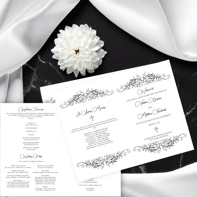 Programa de Casamento Elegância com Floreio Preto  (Black and White Flourish Elegance folded wedding program to give out to your wedding guests.)