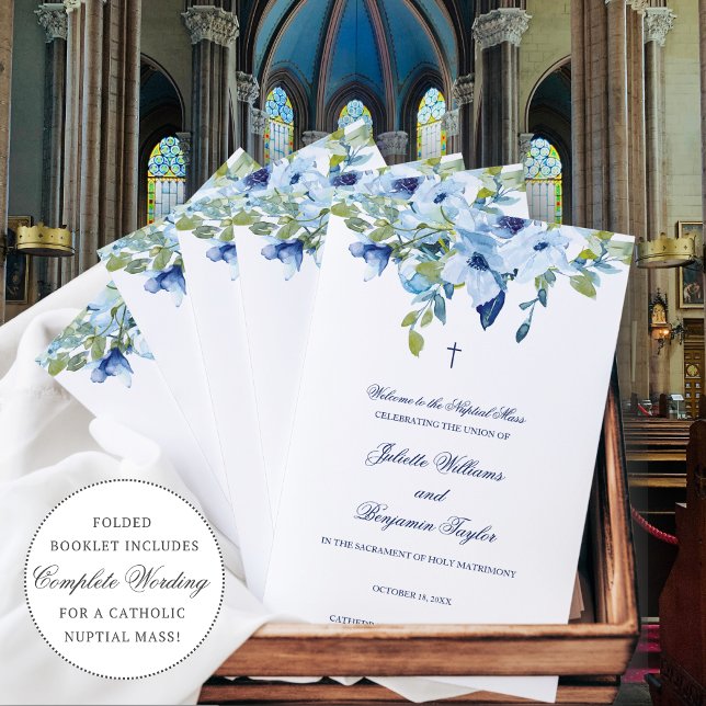 Programa de Cerimônia de Casamento Católico Azul c (Juliette, elegant, folded Catholic Wedding Program with Full Mass in dusty blue and navy blue. )