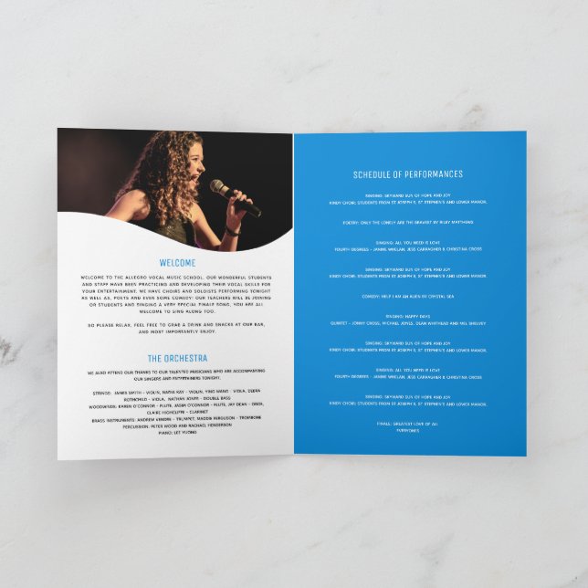 Programa Musical vocal, recital à noite, microfone azul (Interior)