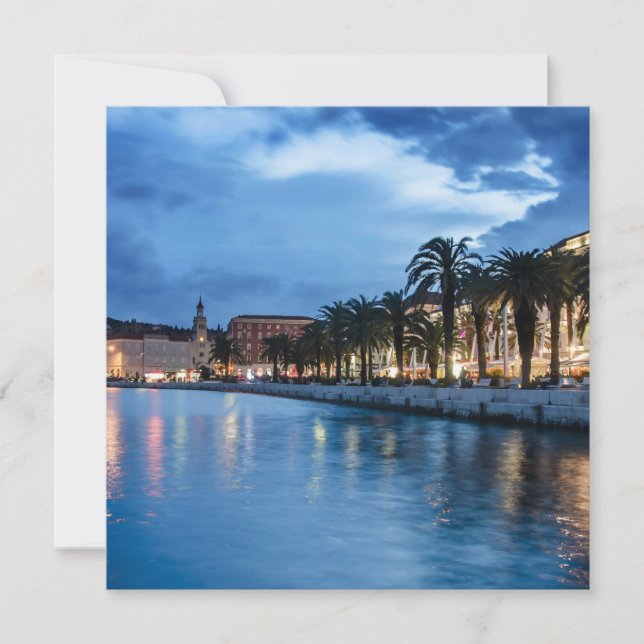 Promenade dividido na Croácia (Frente)