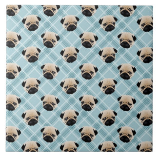 Pugs na xadrez azul