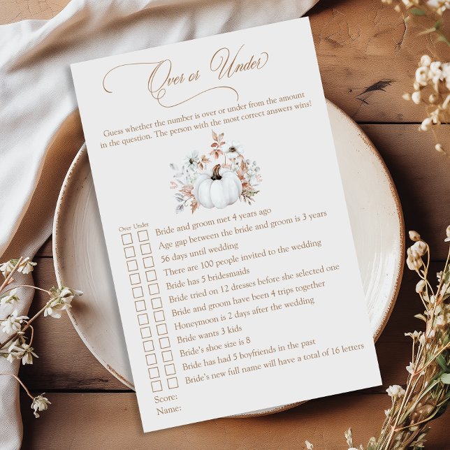 Pumpkin branco sobre ou sob o jogo do Chá de panel (Criador carregado)