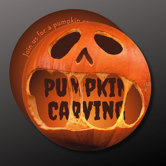 Pumpkin esculpindo o convite Halloween (Criador carregado)