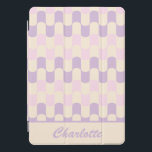 Púrpura Geométrica Rosa Pêntrica Retro Pastel Pers<br><div class="desc">Este gabinete na moda iPad apresenta um padrão moderno de meio século retroativo em rosa pastel e lilás,  personalizado com seu nome. ideia de presente de excelente!</div>