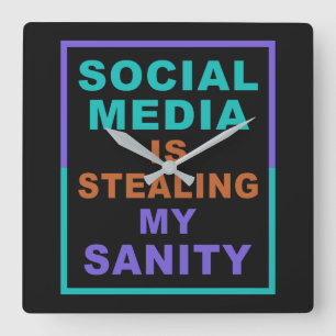 Quadrado Engraçado relógio na parede da "Social Media"