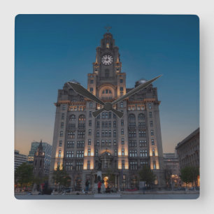Quadrado O Relógio Do Edifício Do Fígado