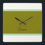 Quadrado Relógio de Monograma Moderno<br><div class="desc">Este Relógio de Borboleta vai adicionar um toque de charme e elegância a qualquer sala. Apresentando uma design de borboleta lindamente detalhada, sua estética moderna e seu estilo suave e gracioso fazem dela a peça de sotaque perfeita para uma casa de verão, quarto ou espaço vivo. Uma adição de eterno...</div>