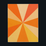 Quadro De Madeira Pop Art Moderno dos anos 60 Raios Geométricos Funk<br><div class="desc">Este design de pop de arte,  inspirado nos anos 60,  tem raios laranja psicodélicos / explosões de sol a disparar num padrão geométrico. Este design funky,  minimalista e ultra-mod tem doze raios luminosos em diferentes tons de laranja. É groovy,  querida.</div>