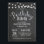 Quadro do aniversário de 40 anos do convite do<br><div class="desc">Convite do CHURRASCO do aniversário. Fundo do quadro do convite do aniversário de 40 anos com luzes da corda. 13o 15o 16o 18o 20o 2ø 30o 40th 50th 60th 90 100th do 80 do 70, alguma idade. Aniversário adulto. Festa de aniversário do homem da mulher ou do homem. Para uma...</div>