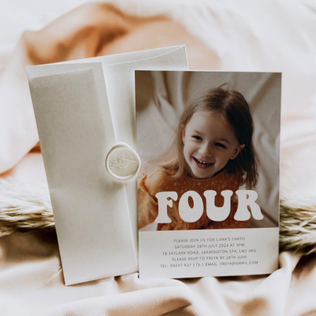 Quatro - Convite de aniversário para fotos de Groo (Four - Groovy Photo Birthday Invitation)