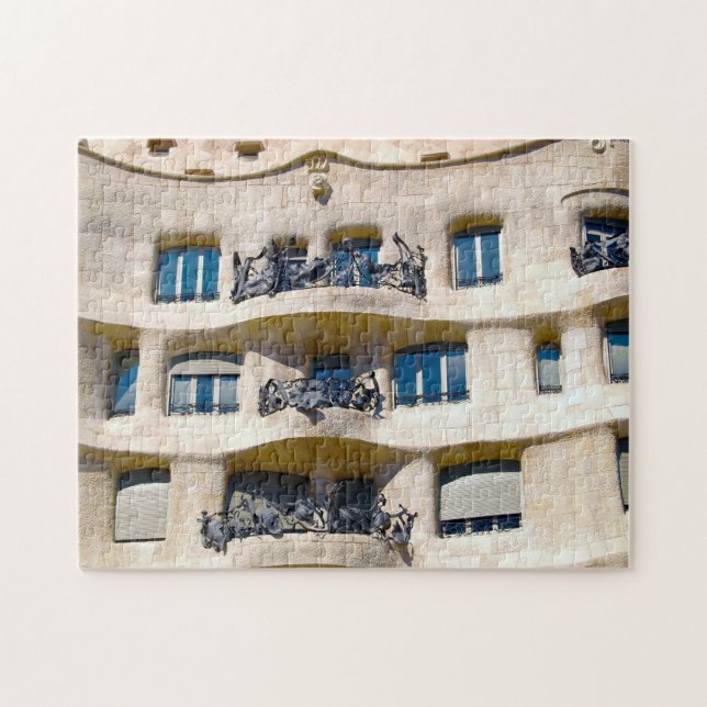 Quebra-cabeça Arquitetura de Gaudí Barcelona. (Horizontal)