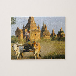 Quebra-cabeça Ásia, Myanmar (Birmânia), Bagan (Pagan). Uma carro