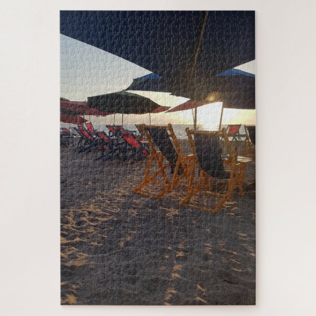 Quebra-cabeça Assentos de Praia Sombreada ao Pôr do Sol (Vertical)