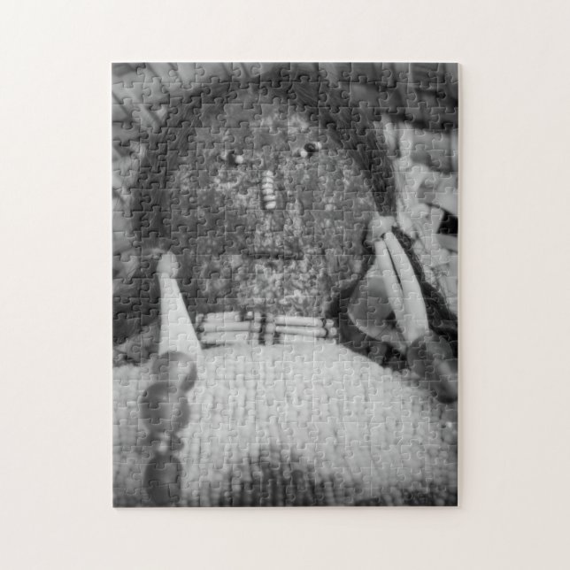 Quebra-cabeça assustador da boneca do Voodoo (Vertical)