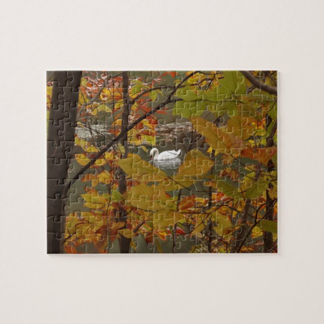 Quebra-cabeça Autumn Pond com Swan (Horizontal)