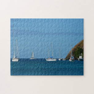 Quebra-cabeça Barcos à vela na Baía de Branco e Azul Náutico