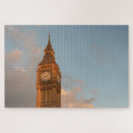 Quebra-cabeça Big Ben em Londres contra um céu com algumas