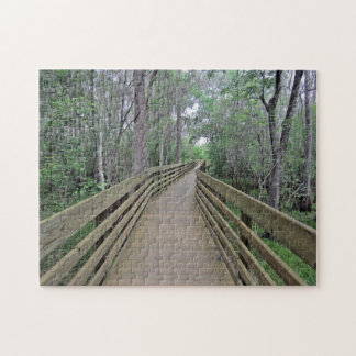 Quebra-cabeça Boardwalk Through the Woods photograph on a Puzzle