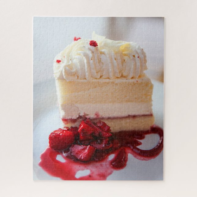 Quebra-cabeça Bolo de Mousse de Chocolate Branco com Morangos (Vertical)