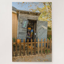 Bruxa Sentada no Outhouse