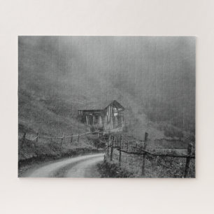 Quebra-cabeça Cabana de madeira na natureza/nevoeiro na montanha