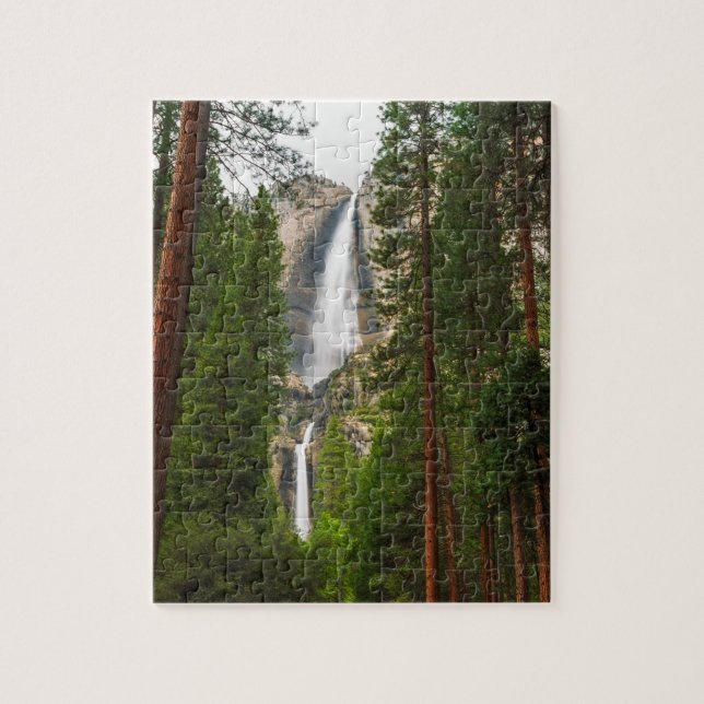 Quebra-cabeça Cachoeira de Yosemite através da Floresta (Vertical)