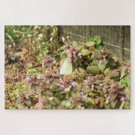 Quebra-cabeça Calça de cabra em flores roxas