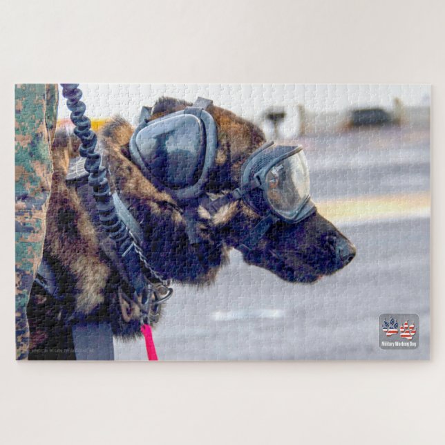 Quebra-cabeça CÃO DE TRABALHO MILITAR DOS EUA (20x30 polegadas) (Horizontal)
