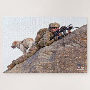 Quebra-cabeça CÃO DE TRABALHO MILITAR DOS EUA (20x30 polegadas)