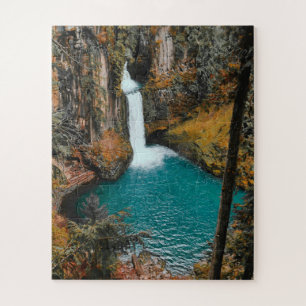 Quebra-cabeça Cascata escondida na floresta