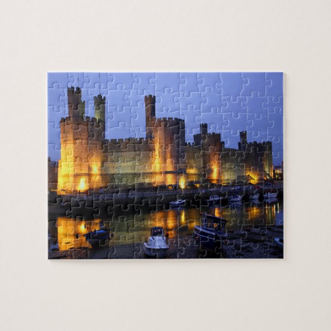 Quebra-cabeça Castelo de Caernarfon no dusk. (Horizontal)