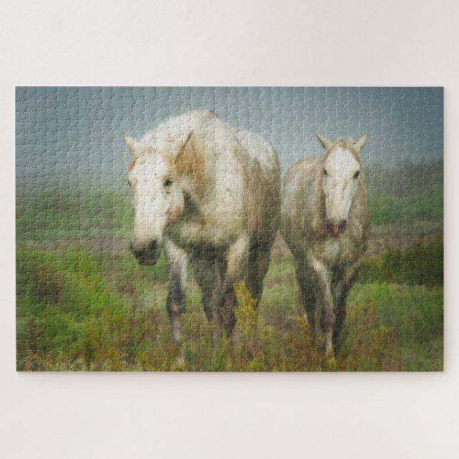 Quebra-cabeça Cavalos brancos de Camargue em campo (Horizontal)