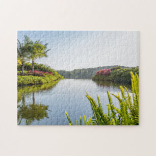 Quebra-cabeça Céu refletido no lago tropical imóvel