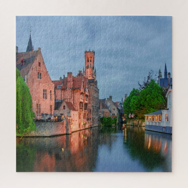Quebra-cabeça Cidade antiga e torre de Belfry à noite em Bruges (Vertical)
