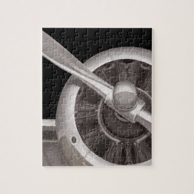 Quebra-cabeça Close up da hélice de avião (Vertical)