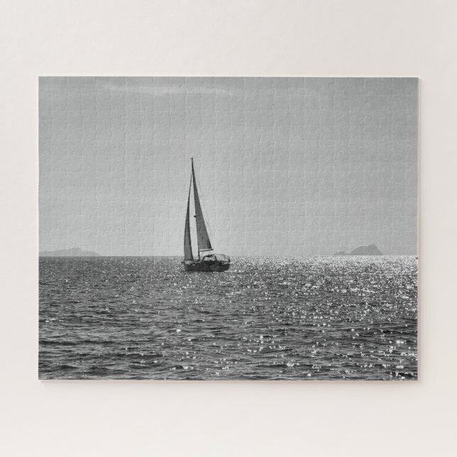 Quebra-cabeça Cool modern photo of sail boat in summer (Horizontal)