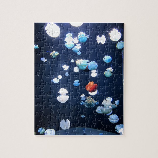 Quebra-cabeça do monograma das medusas do (Vertical)