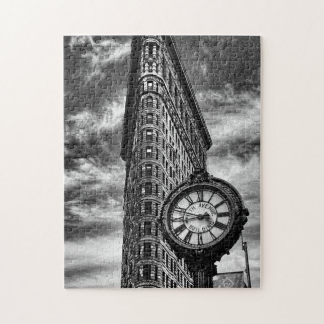 Quebra-cabeça Edifício Flatiron e Relógio em Preto e Branco (Vertical)