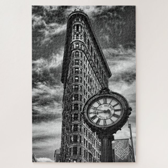 Quebra-cabeça Edifício Flatiron e Relógio em Preto e Branco (Vertical)