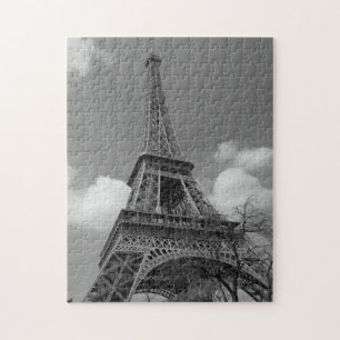 Quebra-cabeça Eiffel nebuloso em preto e branco, 2015