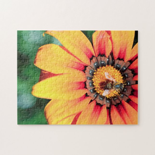 Quebra-cabeça Encerramento Extremo De Uma Abelha Que Coleta O Pó (Horizontal)