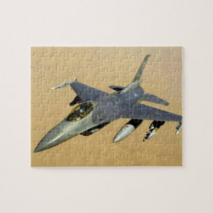 Quebra-cabeça F-16 Voo contra a aeronave Falcon Block 40