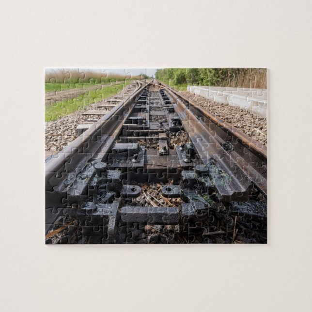 Quebra-cabeça Ferrovia Desaparece à Distância (Horizontal)