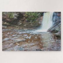 Fluxo de Primavera em Hungarian Falls – Upper Peni