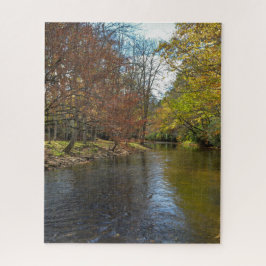 Quebra-cabeça Folhas Coloridas Caem Reflexões no Fluxo de outono