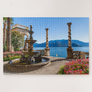 Quebra-cabeça Fonte maravilhosa em um jardim no Lago Como, Itál