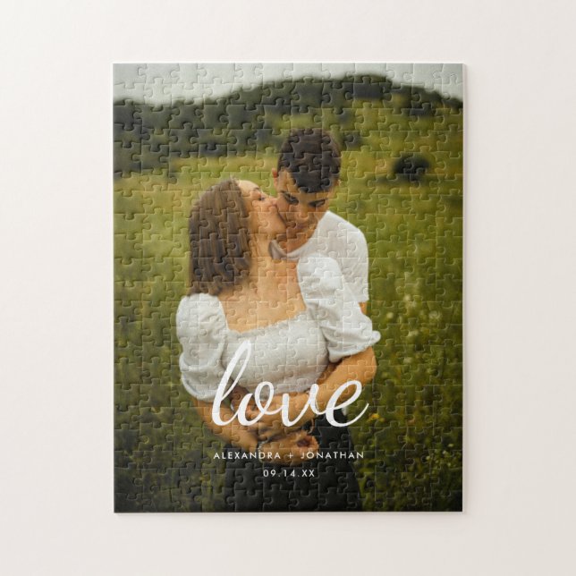 Quebra-cabeça Foto de Casal de Noivos com Letra 'Amor' Moderna (Vertical)