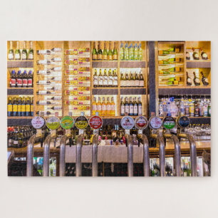 Quebra-cabeça Foto de um pub de Londres, bombas de cerveja e gar