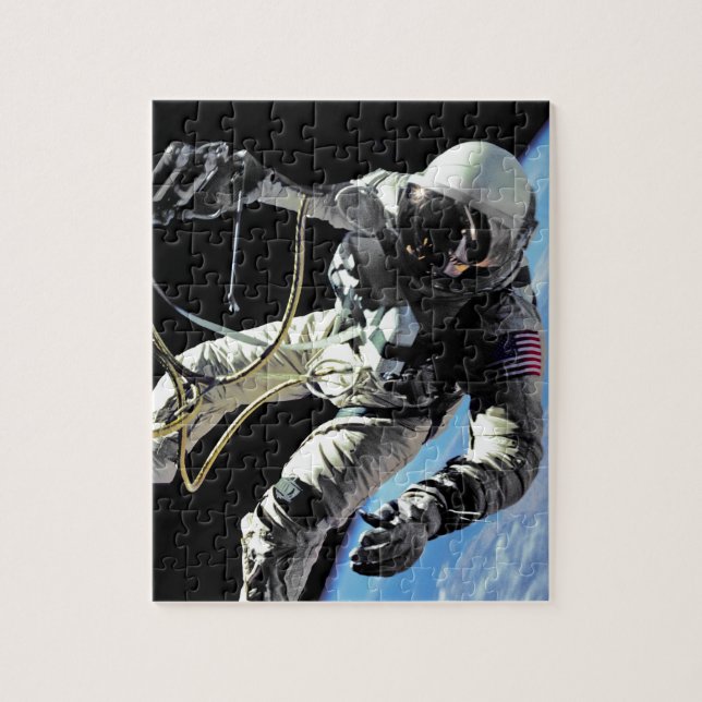Quebra-cabeça Foto do Primeiro Passeio Espacial do Astronauta Am (Vertical)